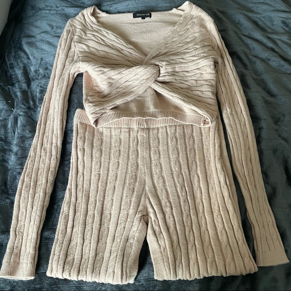 NWOT 2 Piece Crop Top Cable Sweater Set Sz L